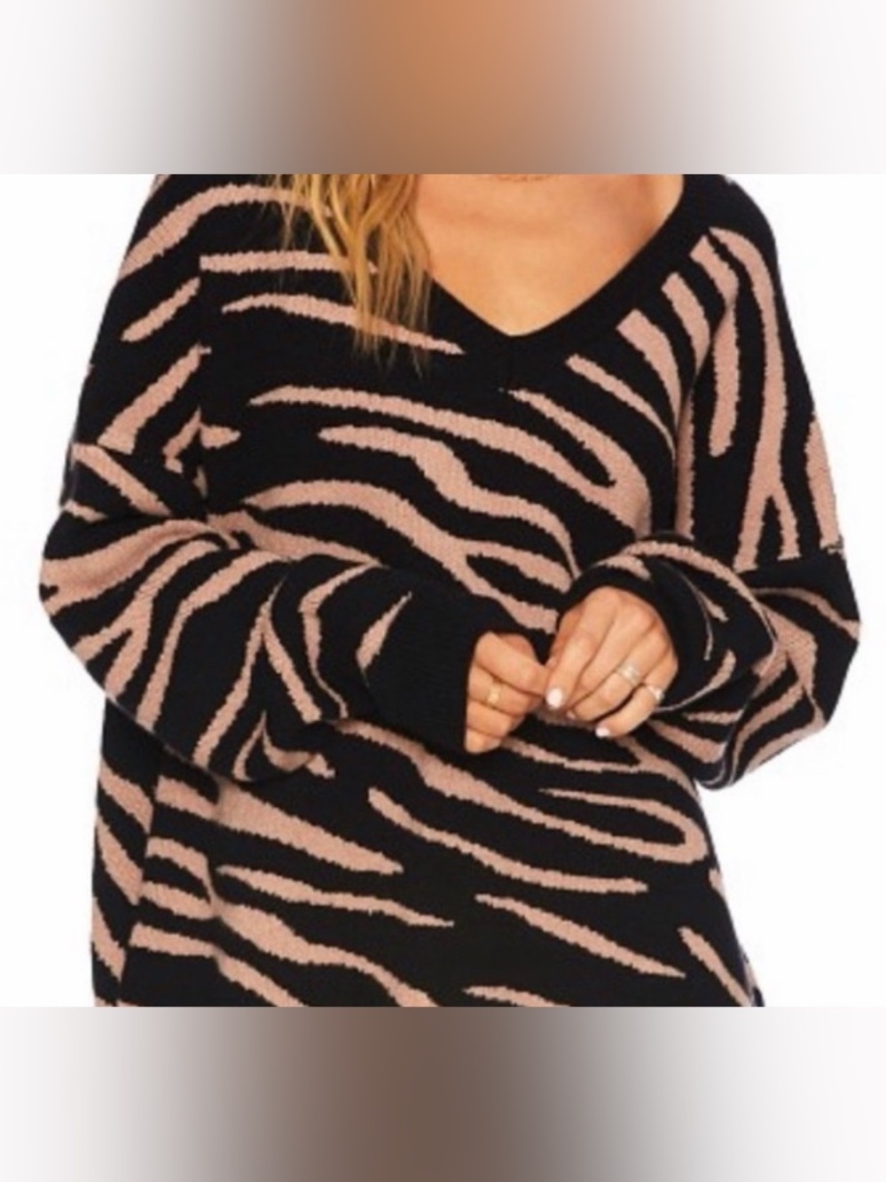 Beach Riot Joey Black & Tan Zebra Stripe V-Neck Sweater - Size L